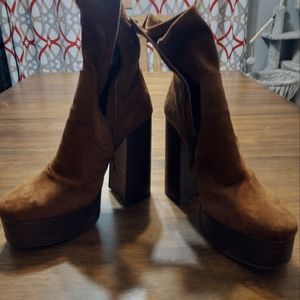 Sz 10 Steve Madden Hoopla boots